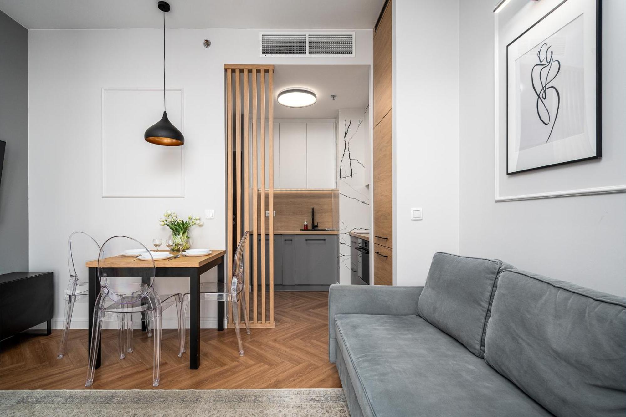 Wola Tower Deluxe Separate Bedroom With Free Garage - By Perfect Apart Warsaw Exterior photo